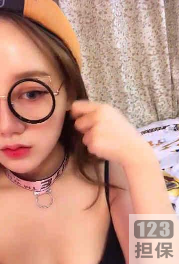 让人心软的萌妹主播快手《百变小魔仙》