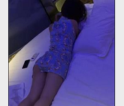 清纯萌妹女友咬技表演