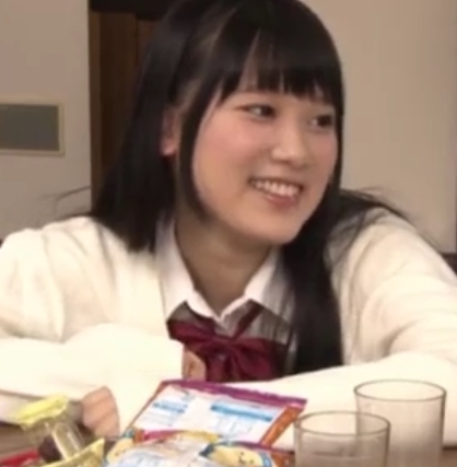 岛国经典剧情《桌底的秘密》定制合集