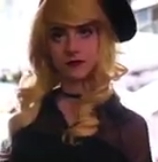 原创-欧美小姐姐户外各种场所露出