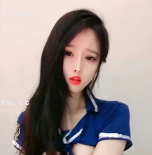 斗鱼网红-极品尤物美少女直播露出