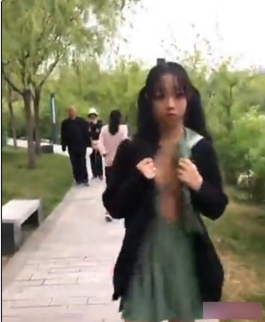 浆果儿露出公园，超市，骑车，luo+ti问路