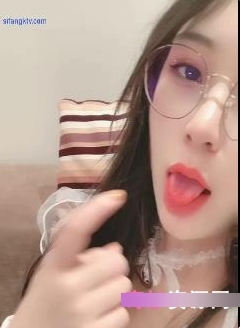 软萌甜妹网红（砂糖）却有着一米五的大长腿A4腰，标准的漫画女神身材【51V，1G】