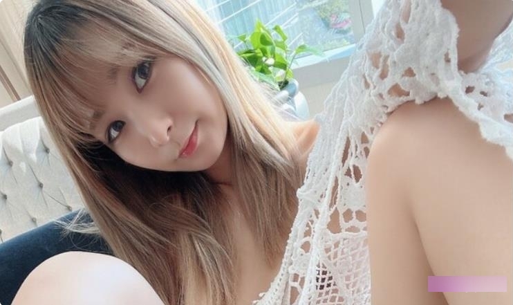 Twitter甜美可爱女留学生（安雪儿）与国外男友拍摄有尺度视频，被骂不自爱【1v-374m】