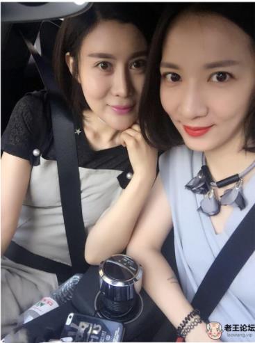 《独家视角，尽览精选美女的妩媚魅力》