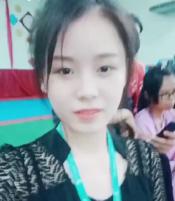 漂亮妹子与男友的私拍图和视频展示，共86张照片和5段视频，文件大小超过900MB，可在百度云上下载。