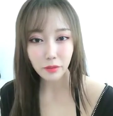 高颜值妹子与朋友在浴室激烈打粑粑，1V199m，百度云