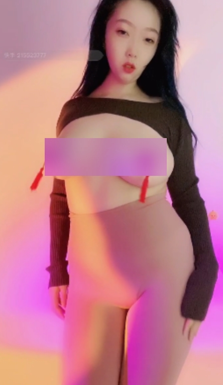 《极速快递！自行打包的欣妹妹抖馒头闪现舞，诱惑力爆表！限时特价，仅需48V/2.8G！》