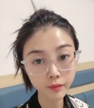 御姐范眼镜气质美女苗条身材脱衣舞特写视频