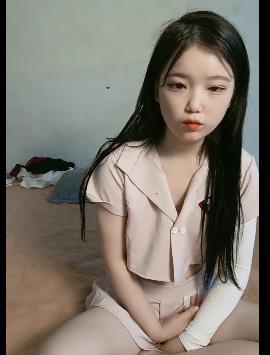 可爱呆萌的新人小妹连续1V3G