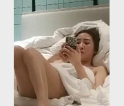 神似王鸥美女自拍视频1V-796M，蜂腰翘臀漂亮馒头长腿