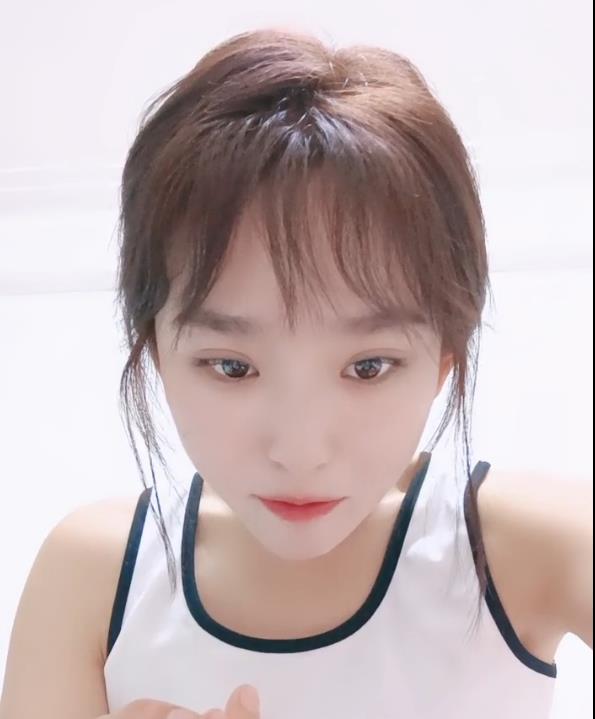 超高颜值美女与中年大叔：输出健康生活方式