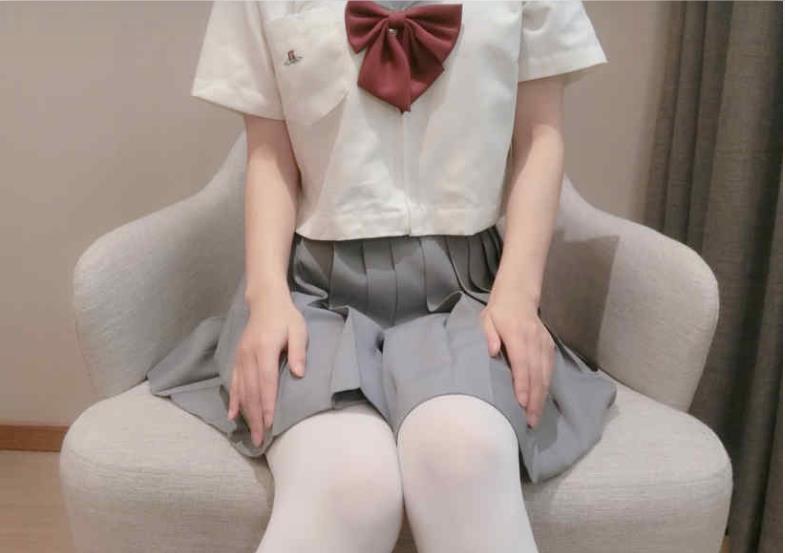 洛美：元气妹子界的人气宠儿，美貌才华双丰收，视频展示多种造型