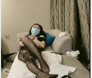 旺仔牛B糖：KTV三人游视频，双开爆弄，黄瓜瓶酒瓶S