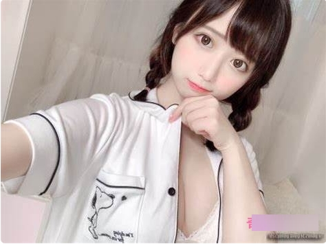 抖音网红女孩的美丽故事：球球的宝藏之旅