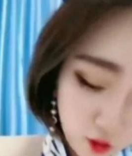 火辣御姐网红视频大合集，前车大灯美腿尽显魅力