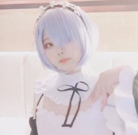 《小舞酱翻白眼4部合集：推特伪娘多人运动大片》