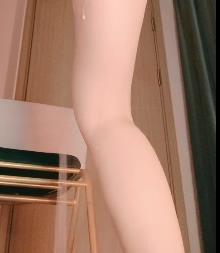 小萝高C-P水视频剪辑：作者自拍，时长18分钟，2.47G高能P潮画面