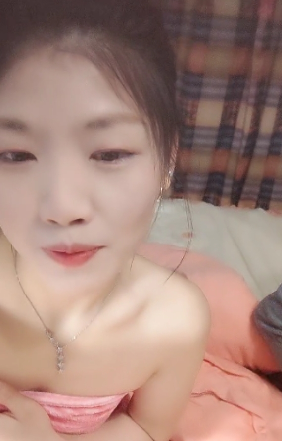 清雅婷：165个视频，27v46.7g，活泼可爱的小少妇