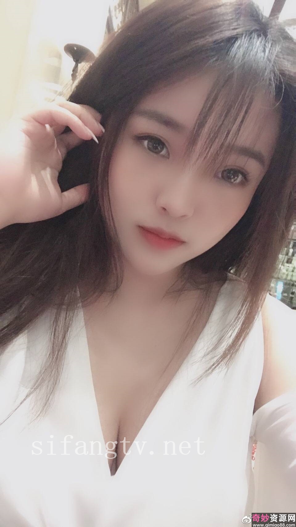 网红小乃包作品合集：多彩视频展现独特魅力