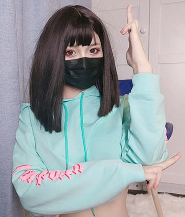 网红女神白袜袜格罗吖合集21套18.3G视频绝版福利姬主播作品车头灯