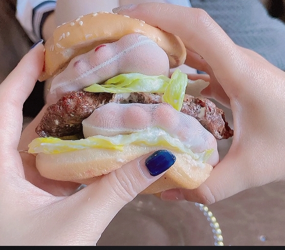 白色小裙裙下的足系列地瓜小盆友：6部视频大合集