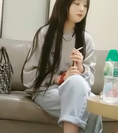 沈先森大合集27部视频，软妹币资源丰富，JK肉肉萌妹子一线天神秘处尽收眼底