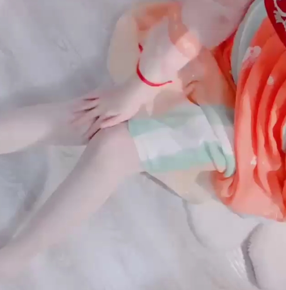 粉嫩小仙女有有子古装自拍，视频大小270MB