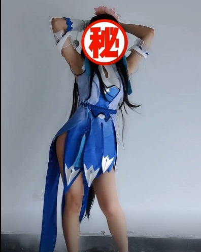 斗鱼人气女主播小余COS动漫浮力姬，视频4v-575M尺度大反差婊风格