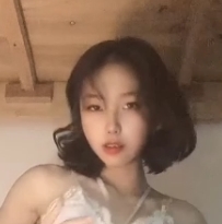 视频合集汇集了各类福利姬的精彩表演，内容丰富，画质清晰，绝对值得收藏！