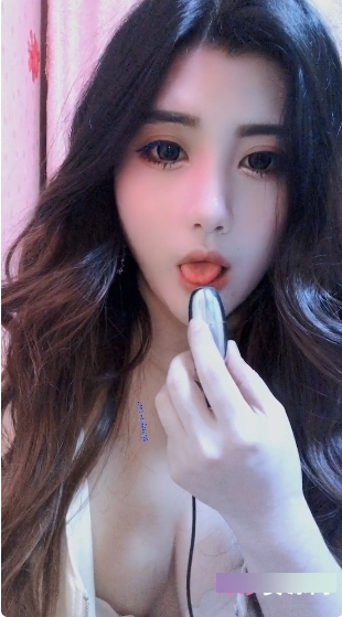 金鑫蔓笙：抖音第一美女，1.98G土豪享宴