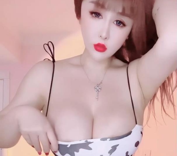 大凶主播钱宝宝万元定制视频直播，粉丝期待不已