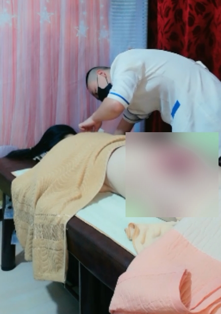 私人按摩养生店549M视频：小伙师傅白肤美少妇拔罐推背，永久有效不补