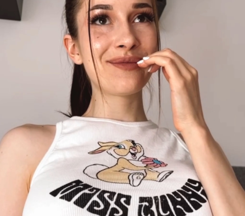 Yoursexwife大洋马合集：57个视频总198G，手机下载观看，奶大pp大水多，15币统一，P盘资源