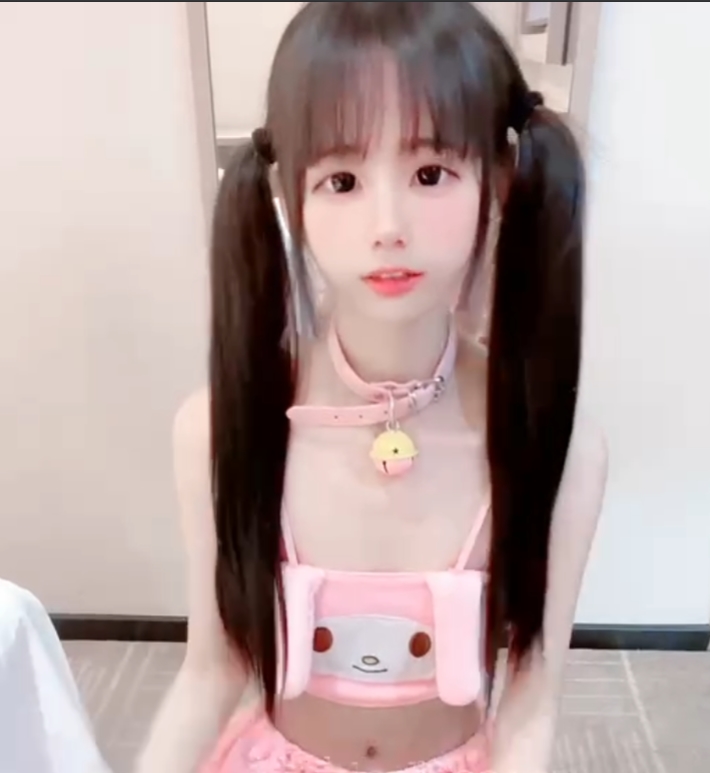 小雯宝宝露脸放飞自我合集：超幼齿妹子妩媚清纯，大量高质量视频推荐下载