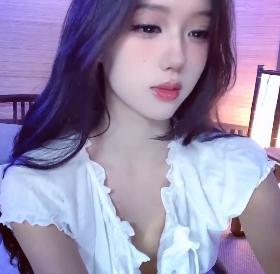 灵动剧情指导：树屋轻调，学妹直播魅力361v247g