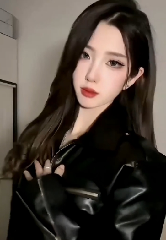 珍贵私拍摄影大师luka的福利视频，5.5g内容丰富，引无数摄影爱好者和收藏家追逐