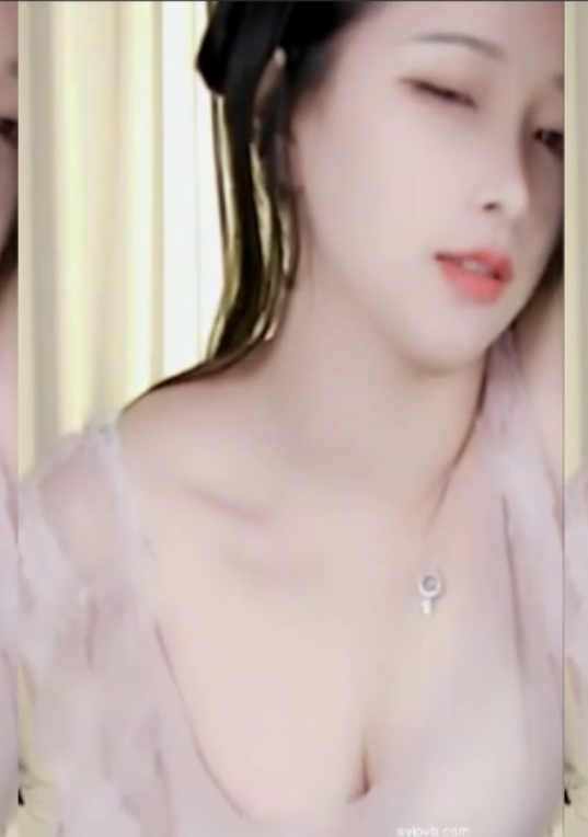 虎牙女主播蛋宝宝定制展示8V1G，精彩收藏不容错过