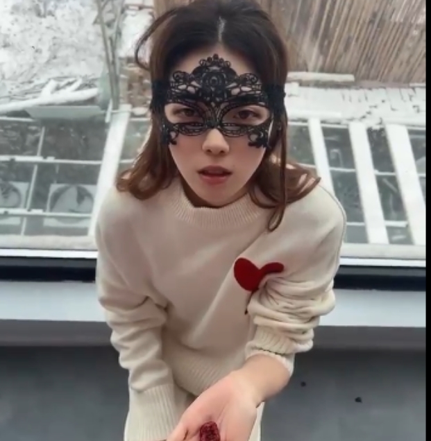 南京艺术大学新生代艺术家李佳琳和孙M瑶的收藏级作品：52v6g