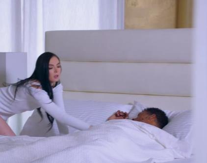 独特视觉享受欧美职业女Y双管齐下，黑人兄弟作品1V861M时长35分钟精彩解析