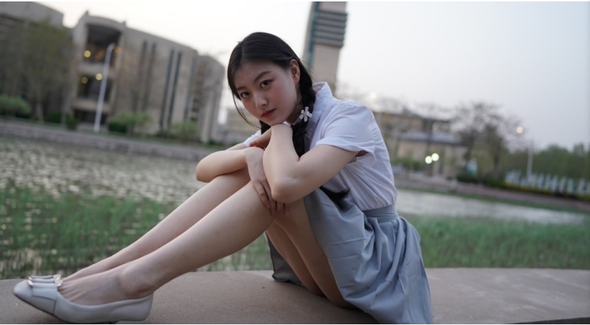 校园艺术气息：中国民航大学校花崔杰私拍照片集，清新青春，画面清晰