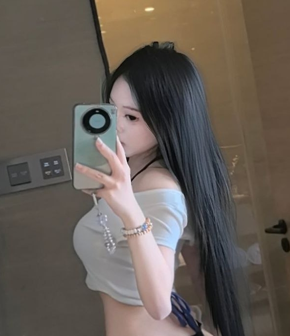 武汉情侣黄银交派对精彩视频合集，179个热播视频吸引6900万粉丝关注