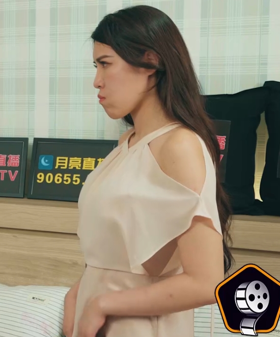 迷人艾熙视频合集：54个大罩杯视频32.6G百度ED2K