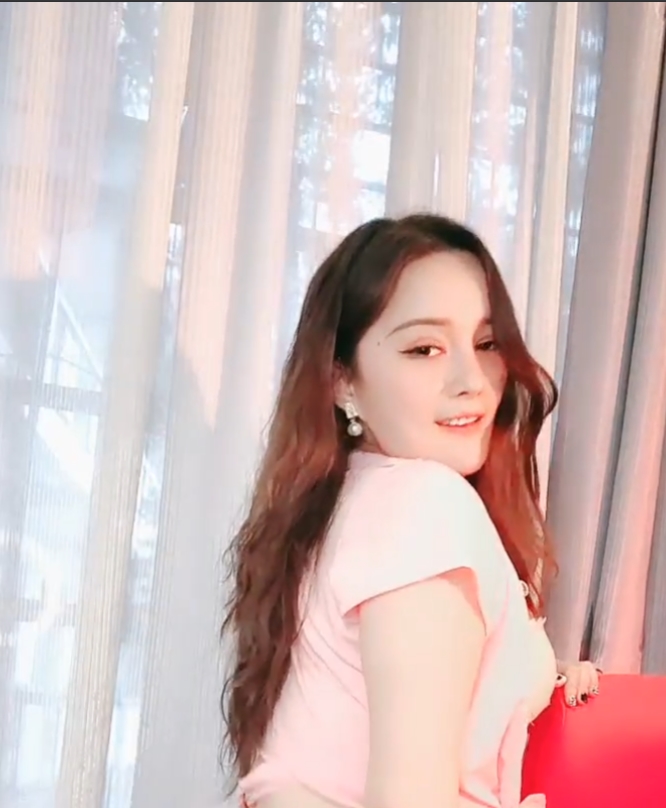 笑笑搞笑合集：34v25g，27个视频收藏，百度热搜115次