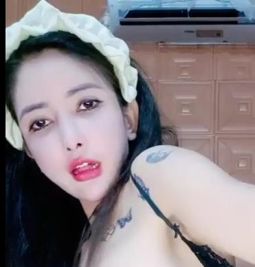 珍贵美女K张自拍视频：大佬露脸，时长3:34，1V2.5G