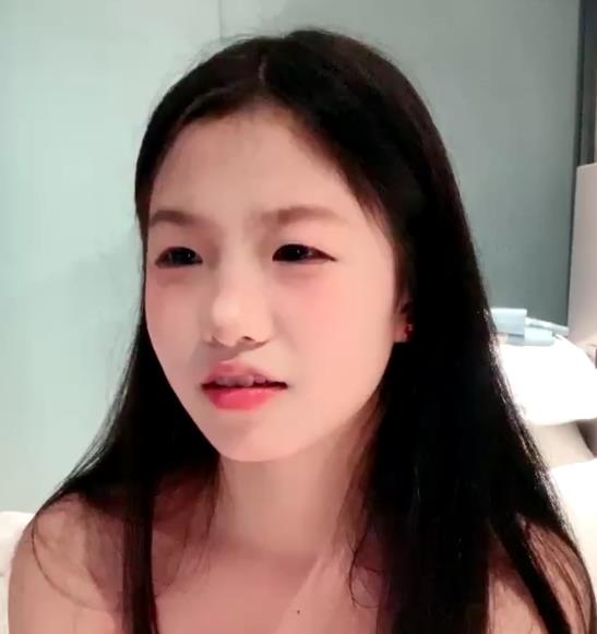 惊艳校花宏楠：自拍视频遭实锤，学校闹大