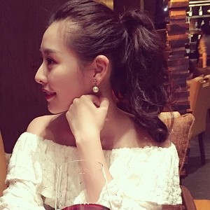 醉酒互动模特兼职女同事腿够玩视频5个，总大小288兆百度盘