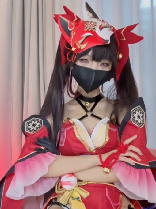 神秘成熟的芃芃大人：足系列羞辱完整版12+8.2G高清