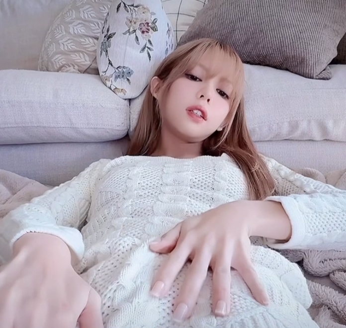 迷人乱来妹子kittyKum：213.5g视频合集