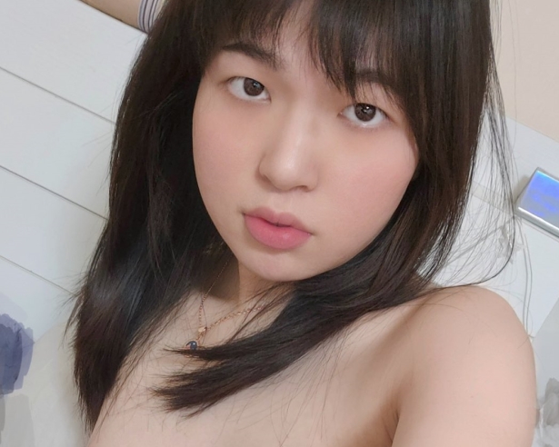 推特眼镜TS俞喵喵私拍合集20万粉2G，收藏分享